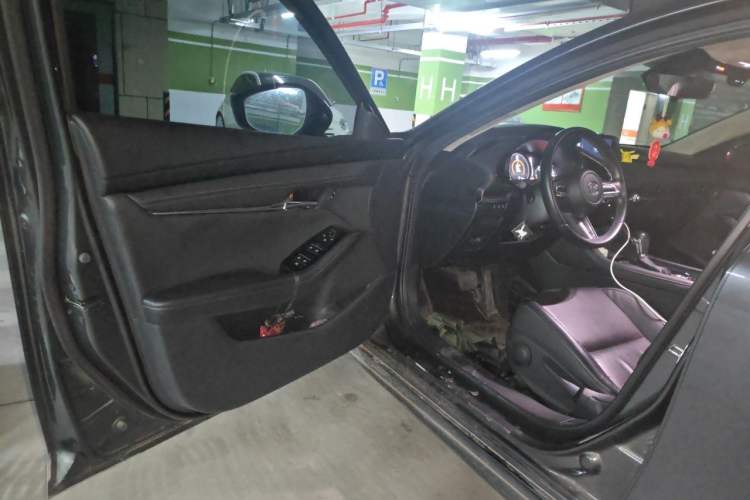 Used Mazda 3 Axela 2020 2.0L Automatic Zhiya Edition Driver Seat