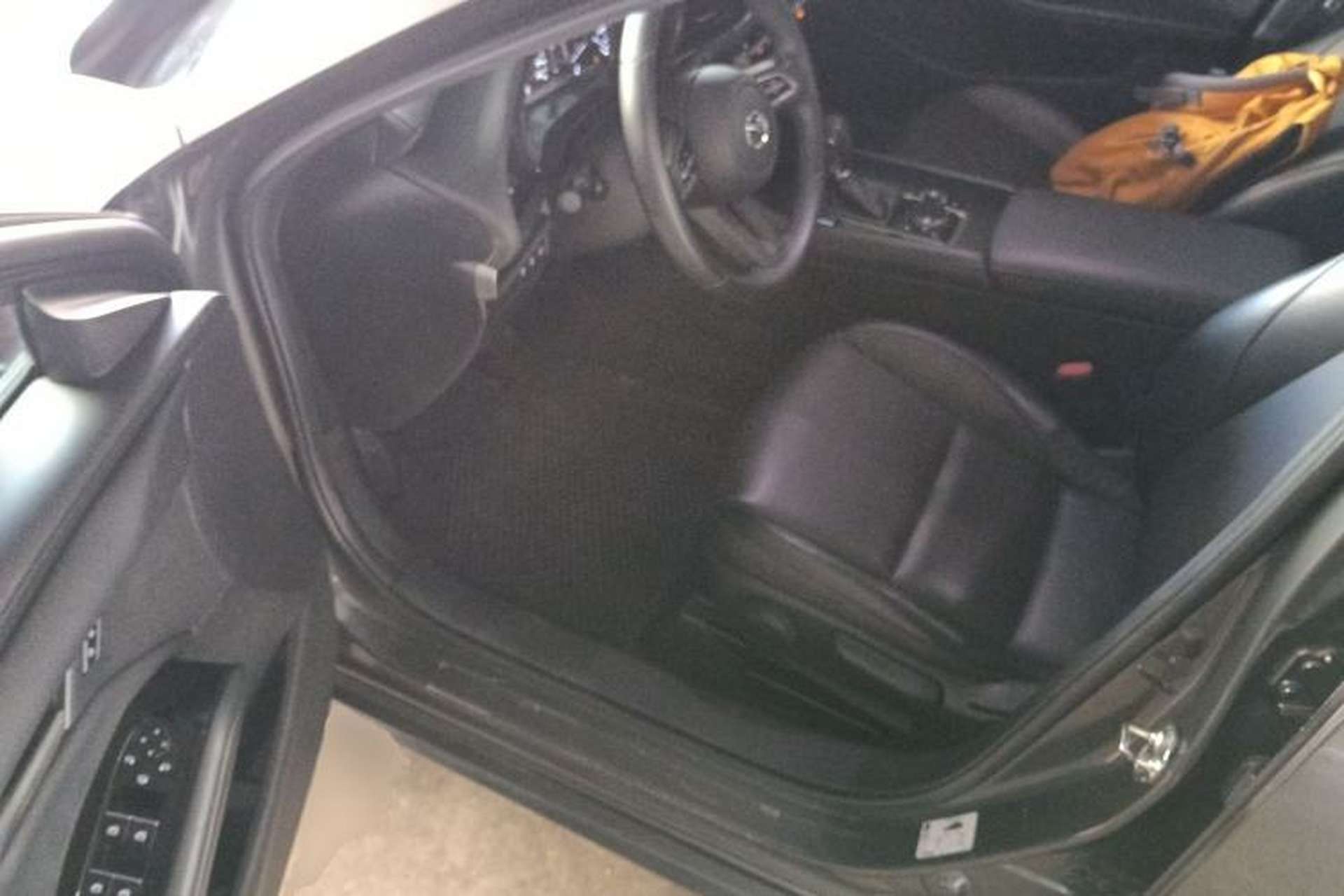 Used Mazda 3 Axela 2020 1.5L Automatic Luxury Version Driver Seat