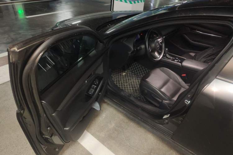 Used Mazda 3 Axela 2020 2.0L Automatic Zhiya Edition Driver Seat