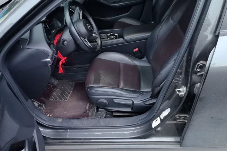 Used Mazda 3 Axela 2020 2.0L Automatic Zhiya Edition Driver Seat