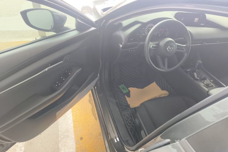 Used Mazda 3 Axela 2020 1.5L Automatic ZhiMei Edition Driver Seat