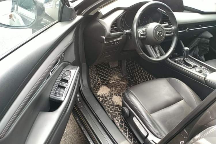 Used Mazda 3 Axela 2020 2.0L Automatic Zhiya Edition Driver Seat