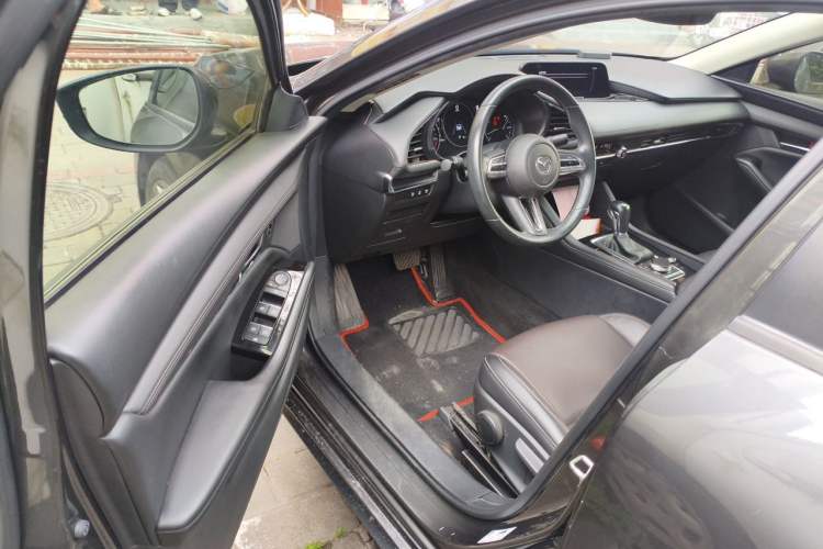 Used Mazda 3 Axela 2020 2.0L Automatic Zhiya Edition Driver Seat