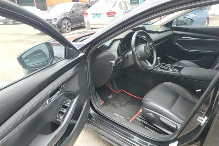 Used Mazda 3 Axela 2020 2.0L Automatic Zhiya Edition Driver Seat