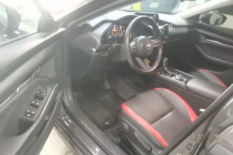 Used Mazda 3 Axela 2020 1.5L Automatic ZhiMei Edition Driver Seat