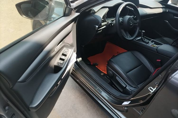 Used Mazda 3 Axela 2020 1.5L Automatic Zhiyue Sunroof Version Driver Seat