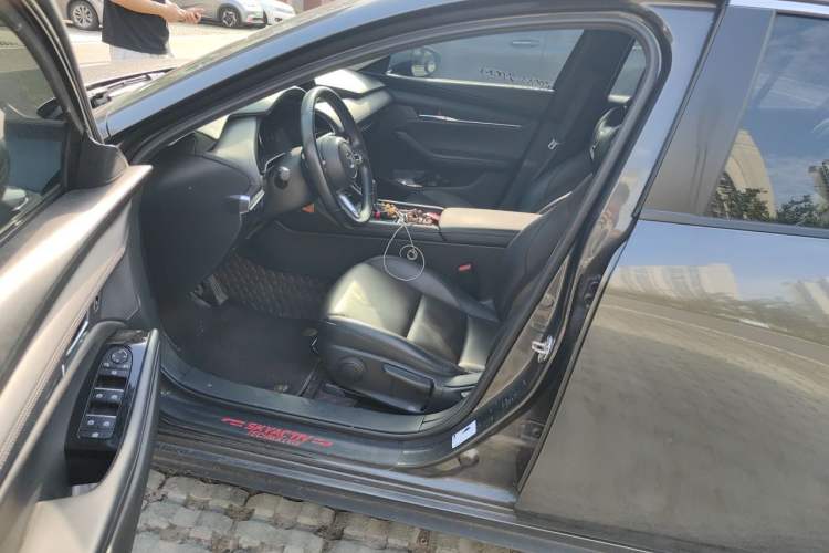 Used Mazda 3 Axela 2020 2.0L Automatic Zhiya Edition Driver Seat