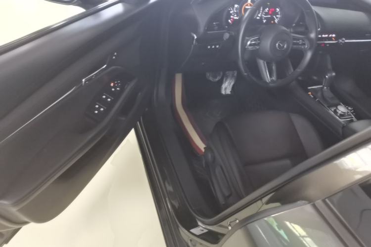 Used Mazda 3 Axela 2020 2.0L Automatic Zhiya Edition Driver Seat