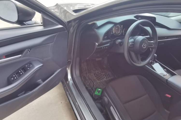 Used Mazda 3 Axela 2020 1.5L Automatic ZhiMei Edition Driver Seat
