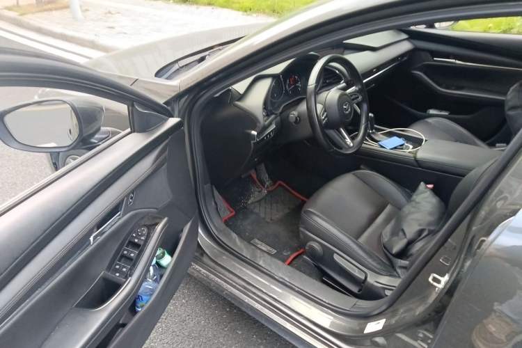 Used Mazda 3 Axela 2020 2.0L Automatic Zhiya Edition Driver Seat