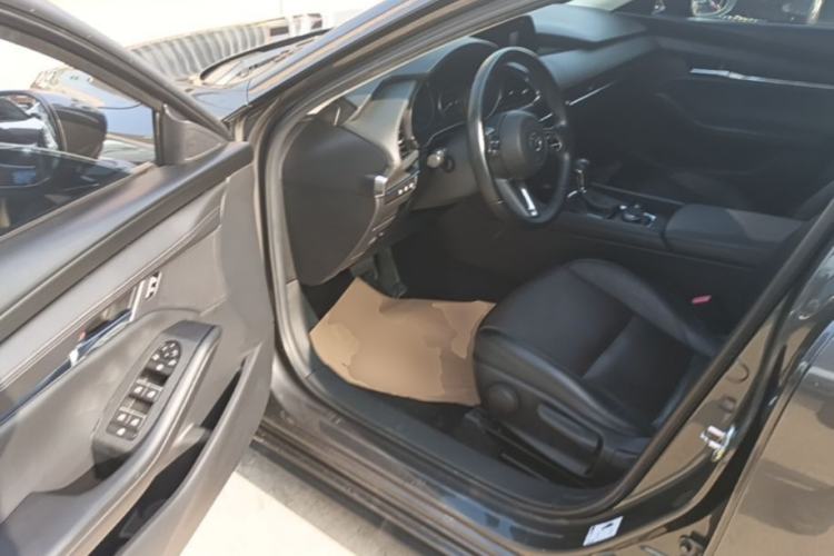 Used Mazda 3 Axela 2020 2.0L Automatic Zhiya Edition Driver Seat
