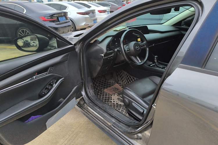 Used Mazda 3 Axela 2020 2.0L Automatic Zhiya Edition Driver Seat