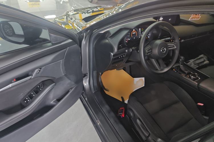 Used Mazda 3 Axela 2020 1.5L Automatic ZhiMei Edition Driver Seat
