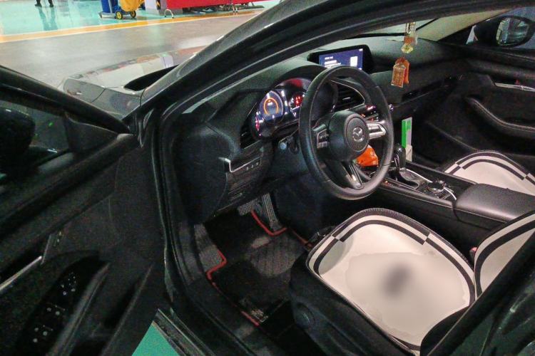 Used Mazda 3 Axela 2020 2.0L Automatic ZhiXuan Edition Driver Seat