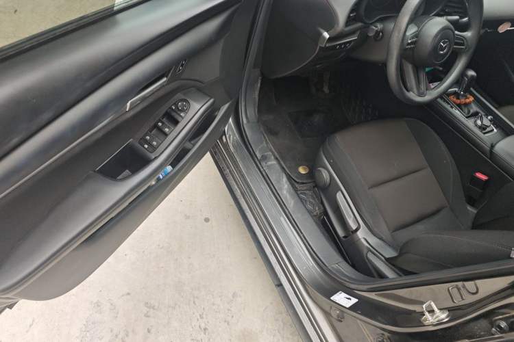 Used Mazda 3 Axela 2020 1.5L Automatic Zhiyue Sunroof Version Driver Seat