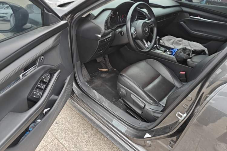 Used Mazda 3 Axela 2020 2.0L Automatic Zhiya Edition Driver Seat