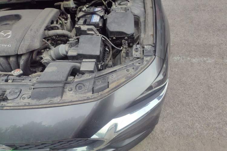 Used Mazda 3 Axela 2020 1.5L Automatic Luxury Version Engine Bay Left