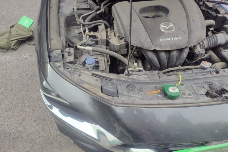 Used Mazda 3 Axela 2020 1.5L Automatic Luxury Version Engine Bay Right