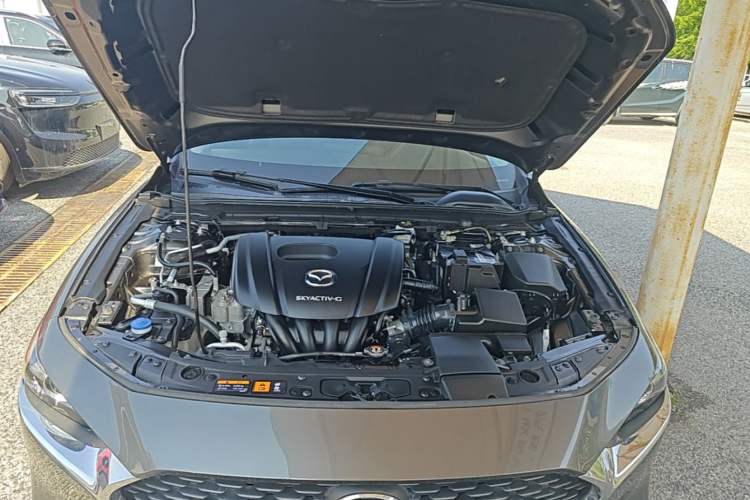 Used Mazda 3 Axela 2020 1.5L Automatic Luxury Version Engine Bay