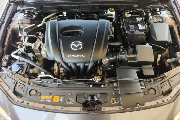 Used Mazda 3 Axela 2020 1.5L Automatic Luxury Version Engine Bay