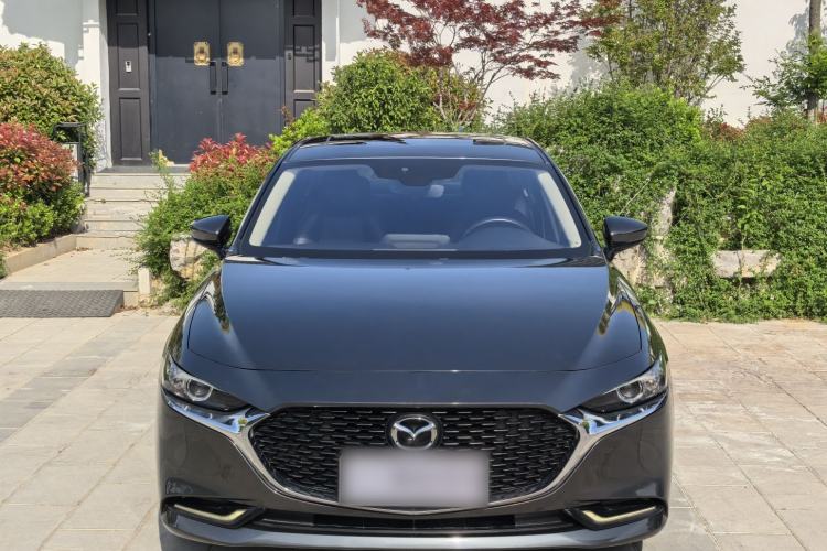 Used Mazda 3 Axela 2020 1.5L Automatic Luxury Version Exterior 1