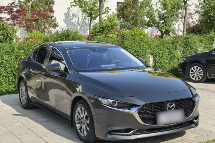 Used Mazda 3 Axela 2020 1.5L Automatic Luxury Version Exterior 2