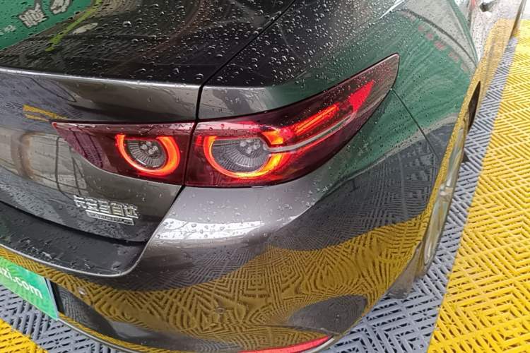 Used Mazda 3 Axela 2020 2.0L Automatic Zhiya Edition Exterior 3