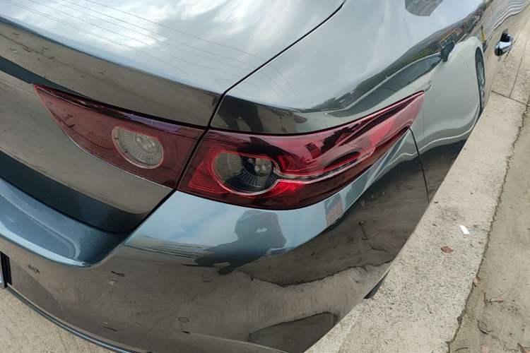 Used Mazda 3 Axela 2020 2.0L Automatic Zhiya Edition Exterior 3