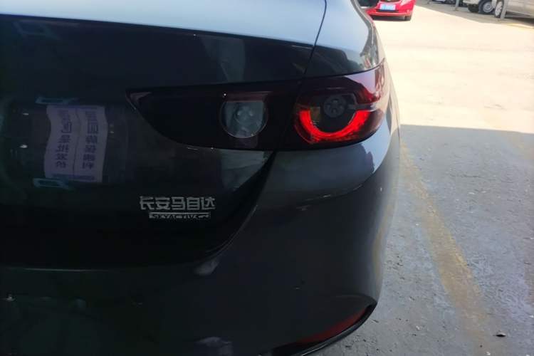 Used Mazda 3 Axela 2020 1.5L Automatic Zhiyue Sunroof Version Exterior 3