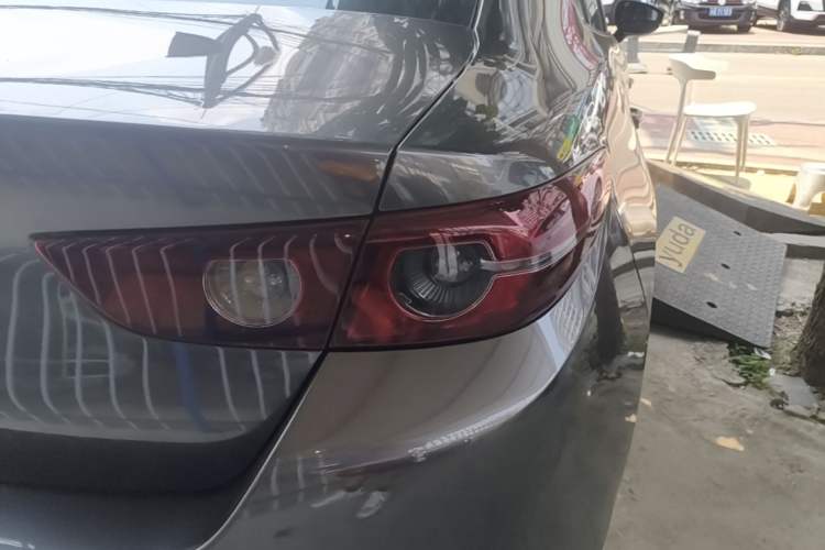 Used Mazda 3 Axela 2020 2.0L Automatic Zhiya Edition Exterior 3