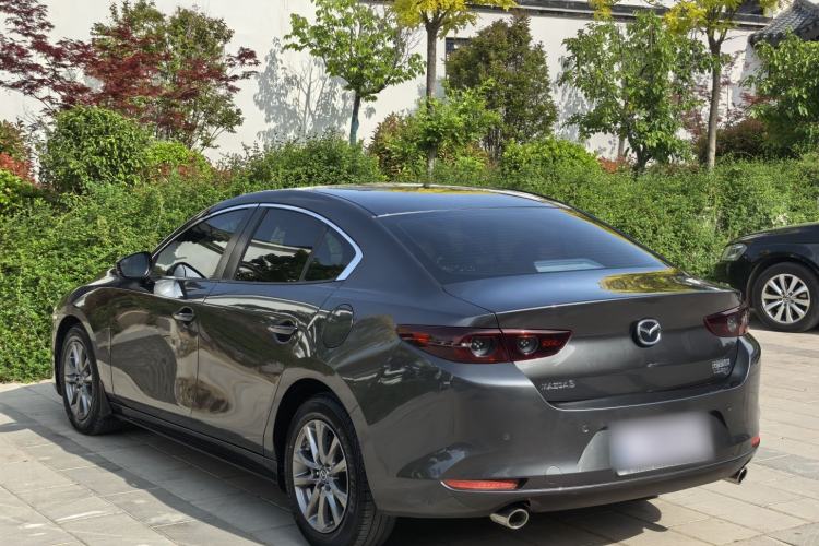 Used Mazda 3 Axela 2020 1.5L Automatic Luxury Version Exterior 3