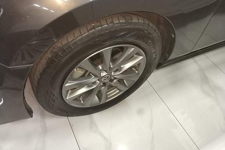 Used Mazda 3 Axela 2020 1.5L Automatic ZhiMei Edition Exterior 4