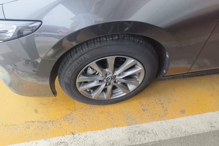 Used Mazda 3 Axela 2020 1.5L Automatic ZhiMei Edition Exterior 4