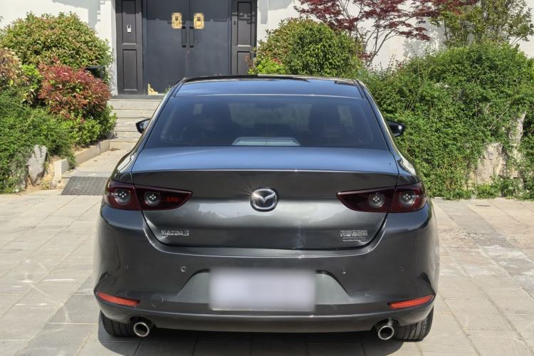 Used Mazda 3 Axela 2020 1.5L Automatic Luxury Version Exterior 4