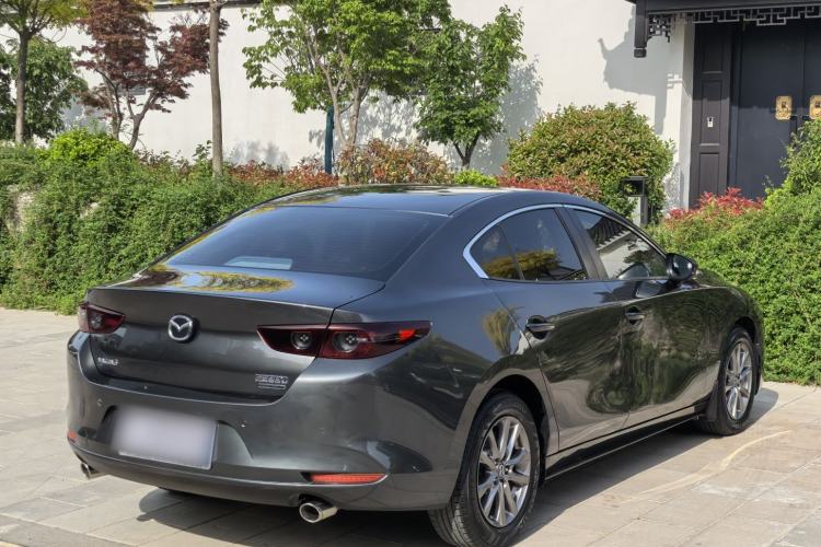 Used Mazda 3 Axela 2020 1.5L Automatic Luxury Version Exterior 5