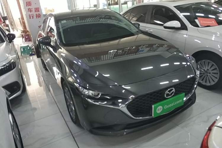 Used Mazda 3 Axela 2020 1.5L Automatic ZhiMei Edition Front Right 45 Deg