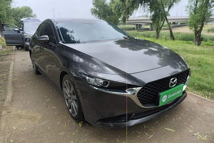 Used Mazda 3 Axela 2020 2.0L Automatic Zhiya Edition Front Right 45 Deg