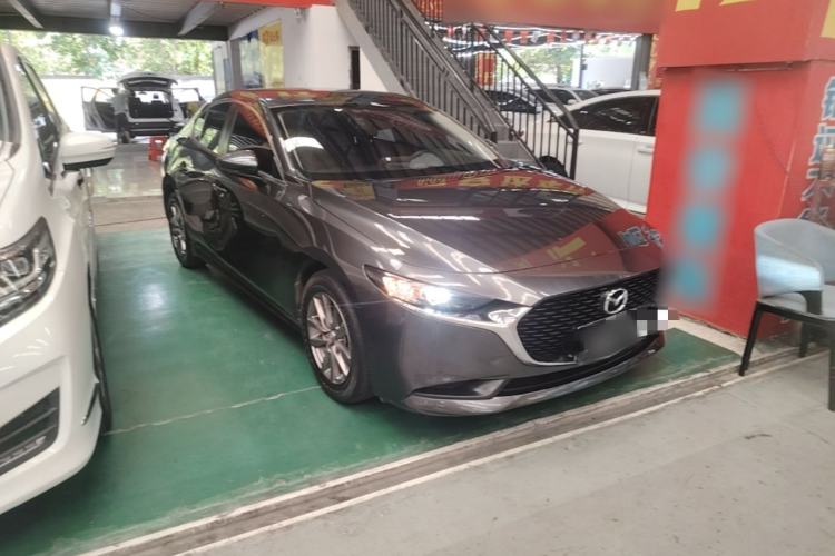 Used Mazda 3 Axela 2020 1.5L Automatic ZhiMei Edition Front Right 45 Deg