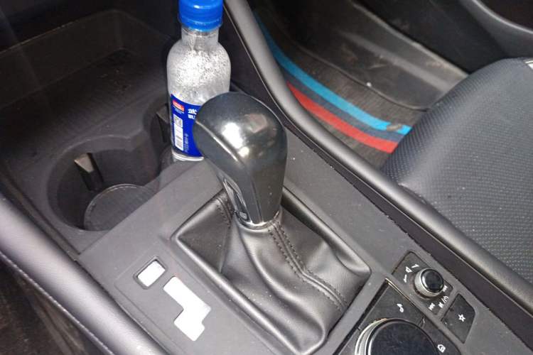 Used Mazda 3 Axela 2020 2.0L Automatic ZhiXuan Edition Gear Lever