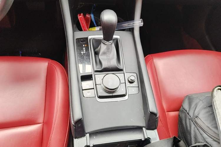 Used Mazda 3 Axela 2020 1.5L Automatic ZhiMei Edition Gear Lever