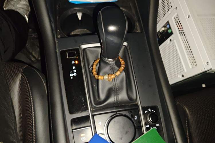 Used Mazda 3 Axela 2020 1.5L Automatic Luxury Version Gear Lever