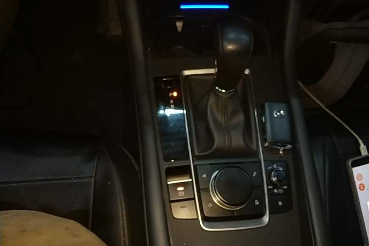Used Mazda 3 Axela 2020 1.5L Automatic ZhiMei Edition Gear Lever