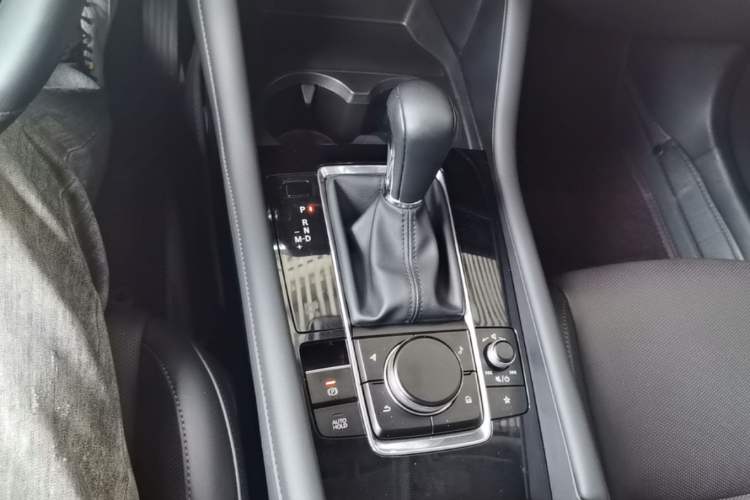 Used Mazda 3 Axela 2020 2.0L Automatic Zhiya Edition Gear Lever