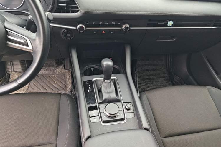Used Mazda 3 Axela 2020 1.5L Automatic ZhiMei Edition Gear Lever