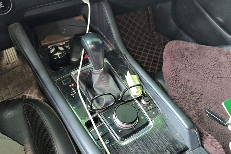 Used Mazda 3 Axela 2020 2.0L Automatic Zhiya Edition Gear Lever