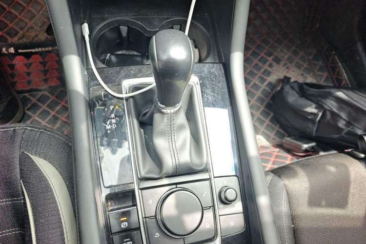 Used Mazda 3 Axela 2020 2.0L Automatic ZhiXuan Edition Gear Lever