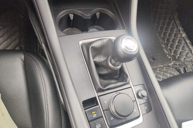 Used Mazda 3 Axela 2020 1.5L Manual ZhiMei Edition Gear Lever