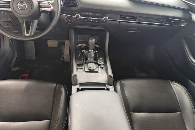 Used Mazda 3 Axela 2020 2.0L Automatic Zhiya Edition Gear Lever