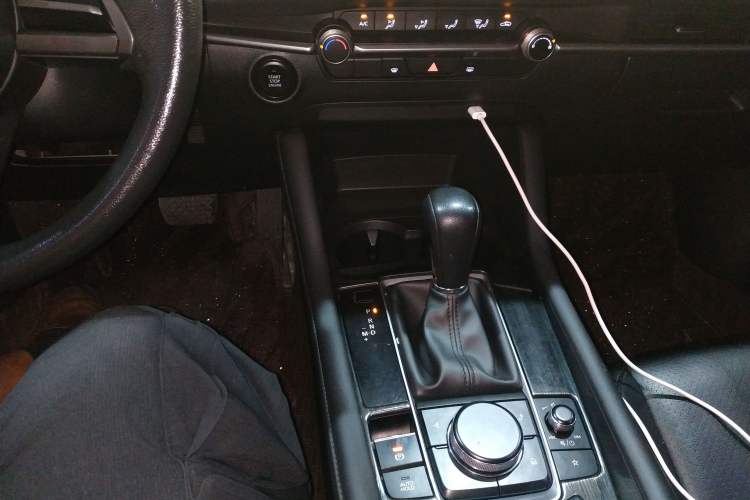 Used Mazda 3 Axela 2020 1.5L Automatic ZhiMei Edition Gear Lever