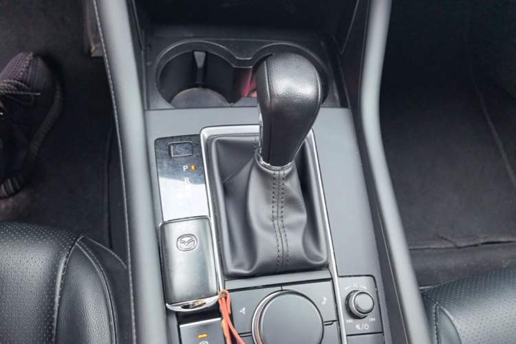 Used Mazda 3 Axela 2020 1.5L Automatic Zhiyue Sunroof Version Gear Lever